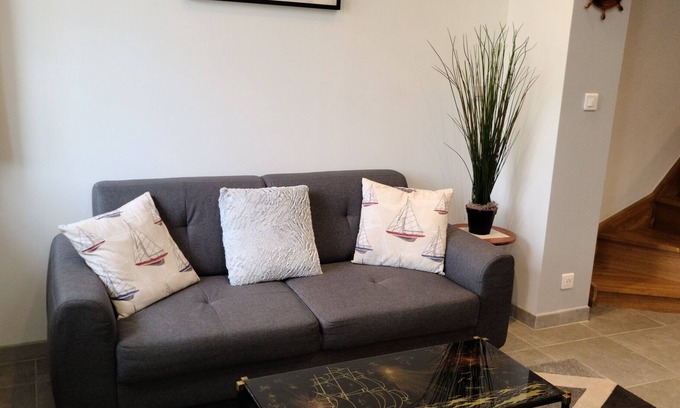 Garlan House | Cottage 'Penty's Ouessant 3' with Shared Terrace