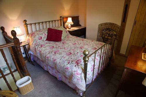 Crawcrook House | Cottage - Sleeps 2 - Garden - Parking