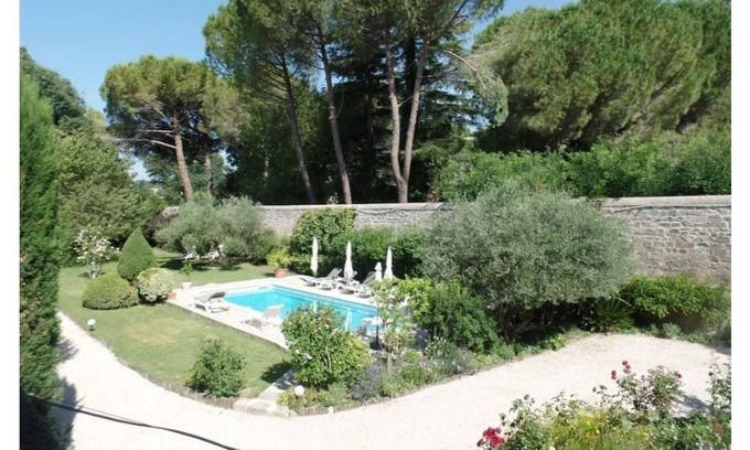 Sommieres Cottage | Cottage The River