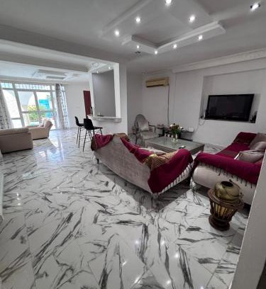 Flamants roses House | Cottage with swimming pool