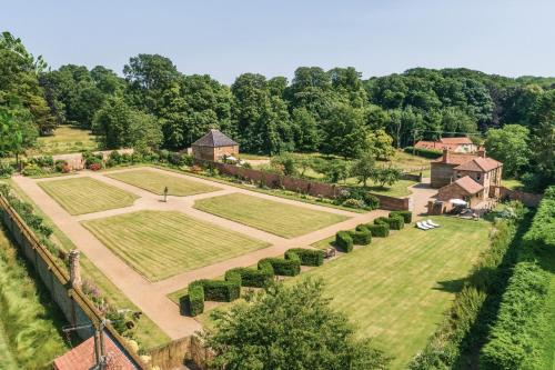 Ringstead House | Cottages in the Walled Garden 18