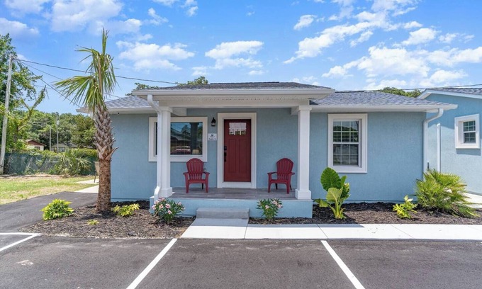 Atlantic Beach House | Cottages @ Pearl Beach - Walk to Beach -Suite A
