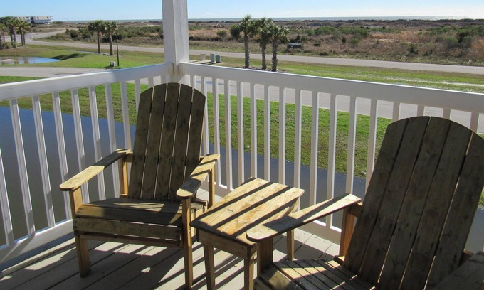 Ocean Isle Beach Villa | CottageVacations4u Sea View- ocean view-elevator-pool club-DOG FRIENDLY