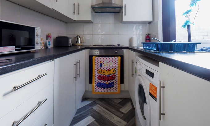 Stoke-on-Trent Apartment | Couldon Lodge Deluxe Double Room 3