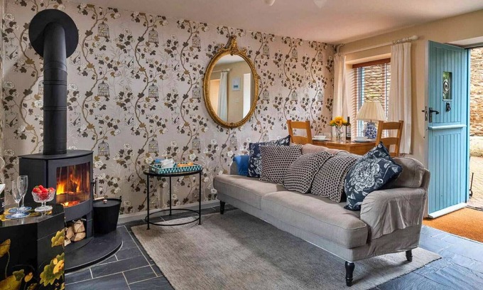 Combe Martin Cottage | Coulscott Bantam Cottage