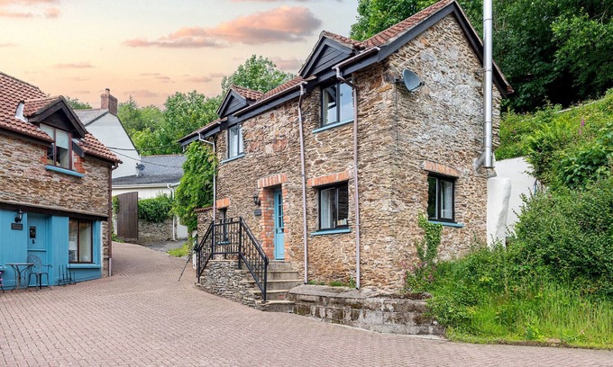 Combe Martin Cottage | Coulscott Peacock Cottage
