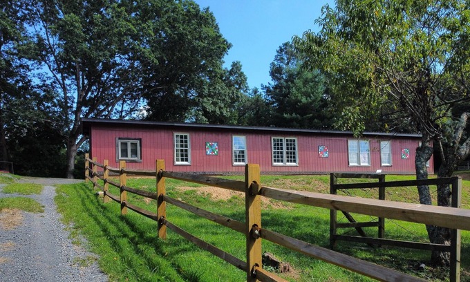 Clyde House | Count Your Lucky Stars! A Gorgeous Barn transformed to your next mountain stay.