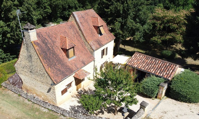 Saint-Crepin-et-Carlucet Ski Chalet | Country house for 6 with swimming pool and garden