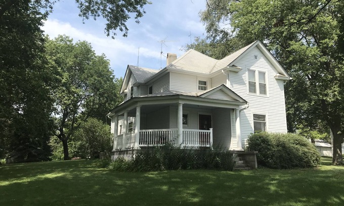 Mills County House | Country Acreage: Escape, Relax, Renew.