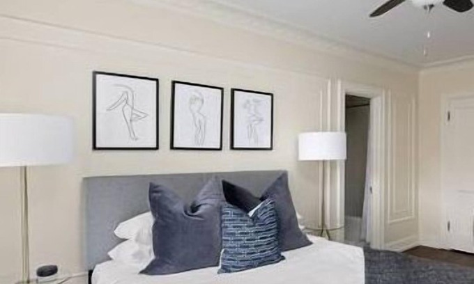 West Plaza Apartment | Country Club Plaza Studio -> Walk to The Plaza + Close to Art Museums & Parks