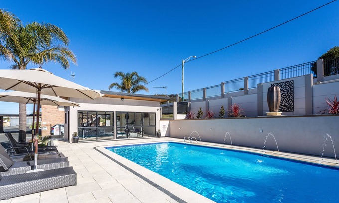 Centennial Park Hotel | Country Comfort Amity Motel