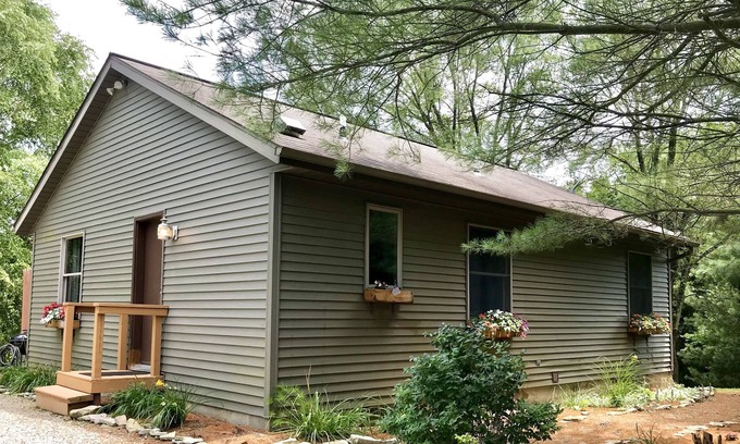 Rockbridge Cottage | Country Cottage Centrally Located in Hocking Hills