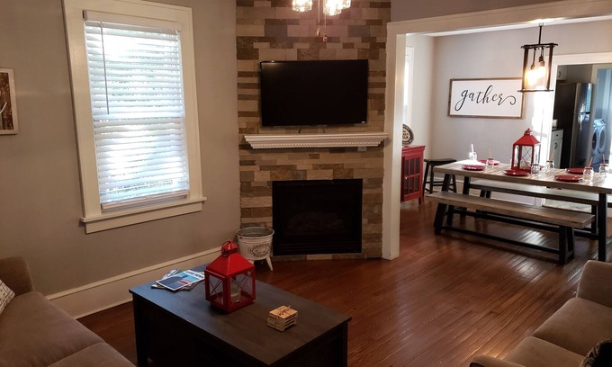 Pocono Pines House | ⭐ Country Cottage, Heart of the Poconos! Game room & Hot Tub