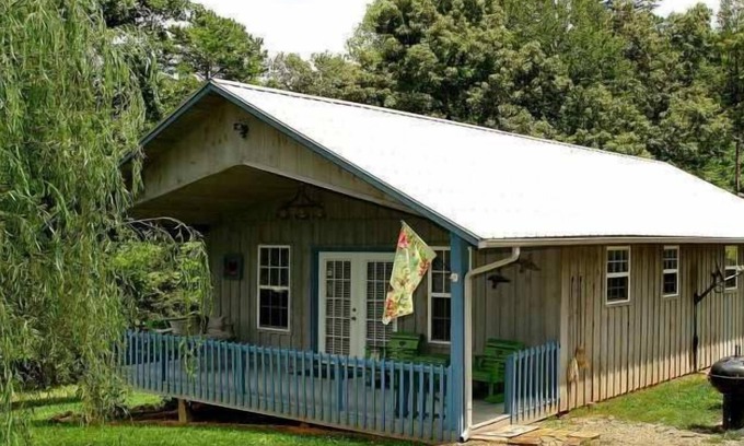 Newport Cabin | Country Cottage near Cosby and Gatlinburg