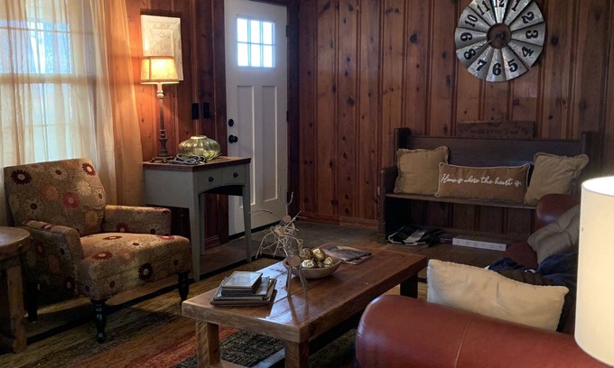 Gordonville House | Country farm house