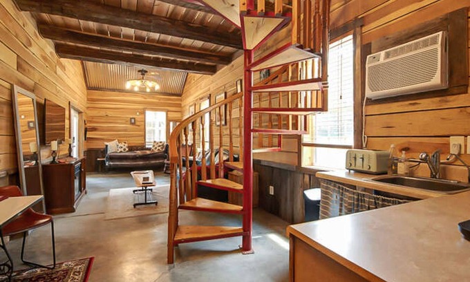 Kedron Other | Country Farmhouse and Loft - Friendly Goats!