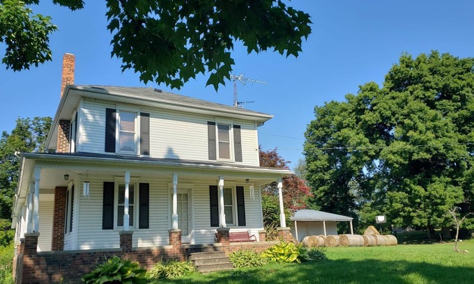 Hillsdale Other | Country Farmhouse close to Hillsdale College