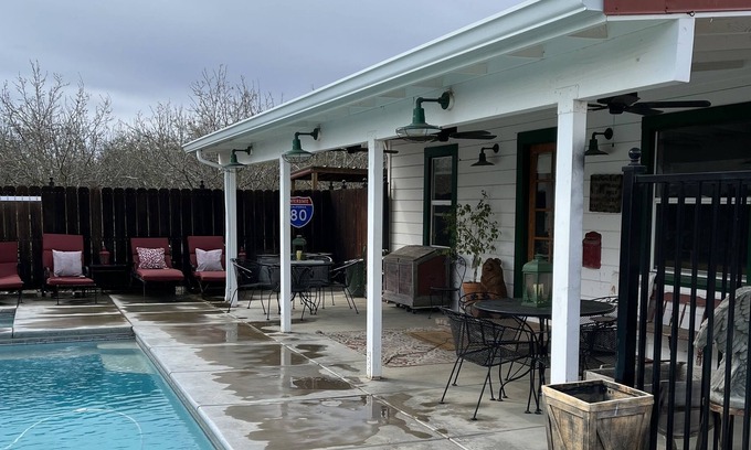 Linden House | Country Farmhouse close to Wineries, Restaurants, & Farm stands
