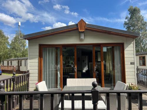 Wisbech Resort | Country Gem