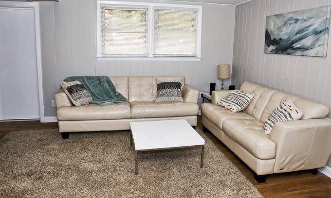 Catawba House | Country Getaway: 3BD/1BA: Close to Lake Norman