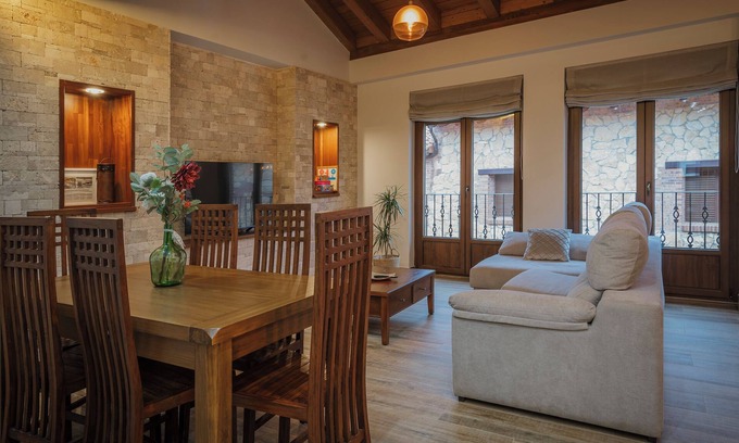 Melgar de Fernamental House | Country House 'Puente Del Rey' with Private Garden, Wi-Fi and Air Conditioning