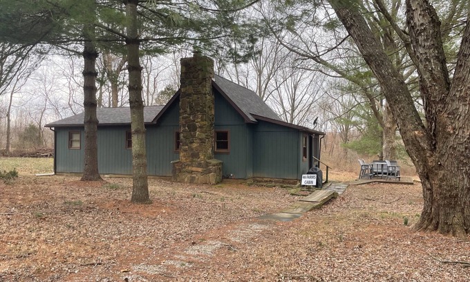 Anna House | Country, hideaway cabin close to town, 15 minutes from wineries