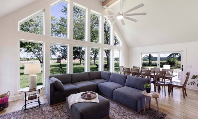 Wea House | Country Hilltop Retreat on 9.5 Acres Near KC & Overland Park Sleeps 10