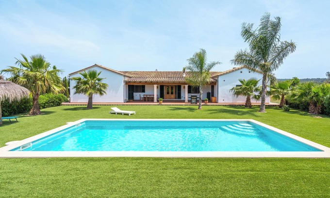 Santa Maria del Cami Villa | Country House 'Can Mossenyer' with Mountain View, Private Pool and Wi-Fi