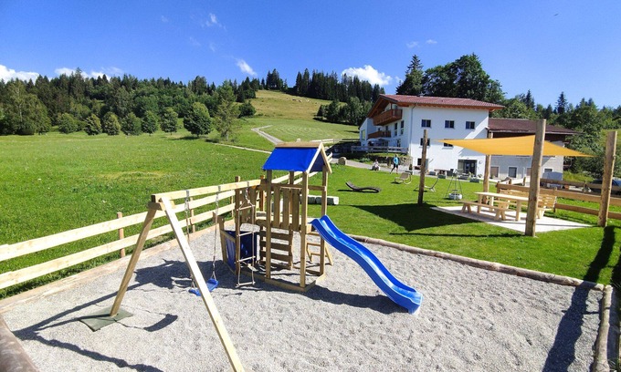 Oberstaufen Apartment | Country house at the Schindelberg lift - panoramic view
