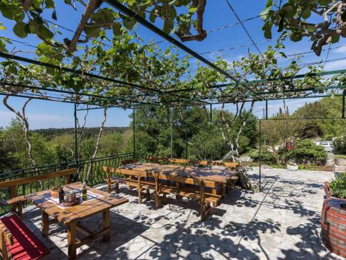 Cilipi House | Country House Bakicevo - Two Bedroom Apartment with Terrace