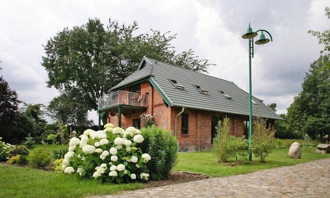 Dummer House | Country House by Lake Dümmer with Rowing Boat