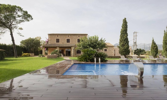 Binissalem Villa | Country House 'Es Pouet' with Mountain View, Wi-Fi and Air Conditioning