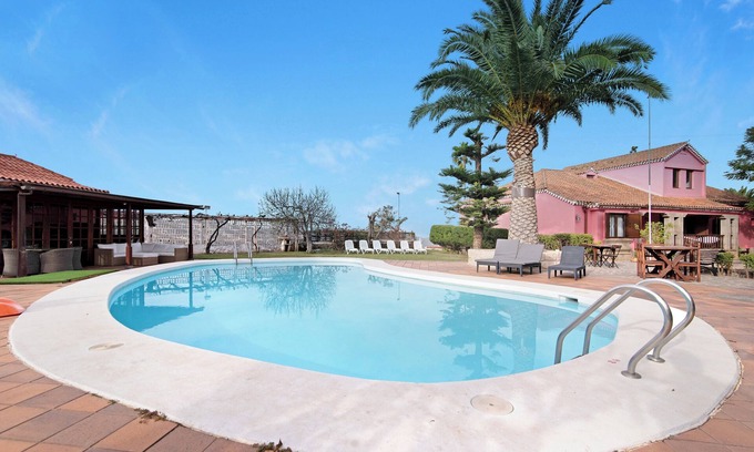 La Solana House | Country House 'Finca Madroñal' with Mountain Views, Wi-Fi and Air Conditioning