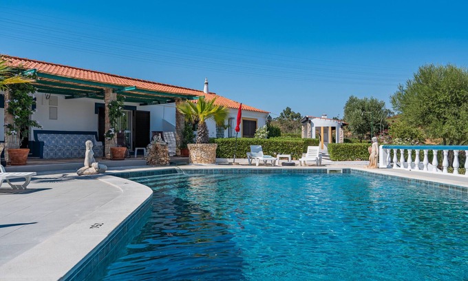 Lagos Cottage | Country House 'Horta Da Ti'mariana' with Private Pool