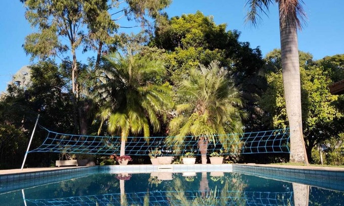 Sorocaba Cottage | Country house in a gated community, with professional sand court and swimming pool
