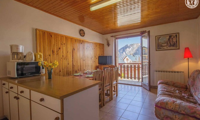 Albiez-le-Vieux House | Country house located at the foot of the Albiez-Montrond ski slopes (35km of runs) and in the heart of the village.
