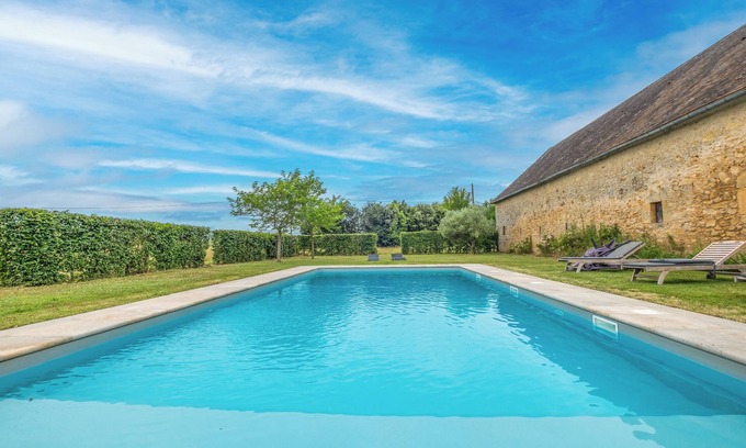 Domme Villa | Country House 'La Bourgeoisie' with Private Pool, Private Terrace and Wi-Fi