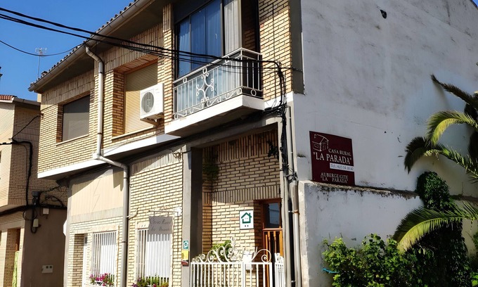 Valtierra House | Country House 'La Parada' with Mountain View, Private Terrace and Wi-Fi