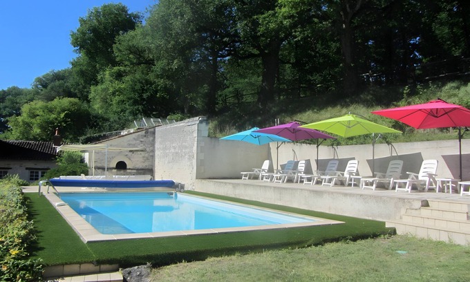 Mondion House | Country House 'Vallon' with Shared Pool, Private Terrace and Wi-Fi
