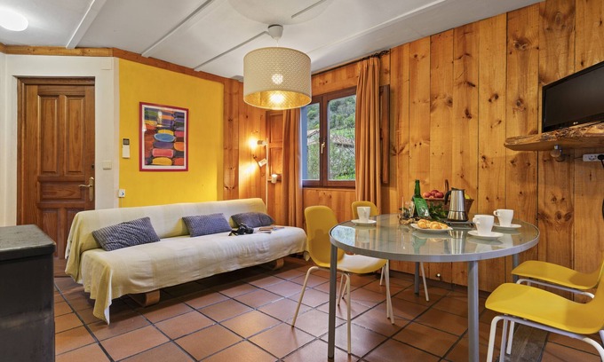 Taranes Cottage | Country House with Hot Tub in Taranes, Asturias