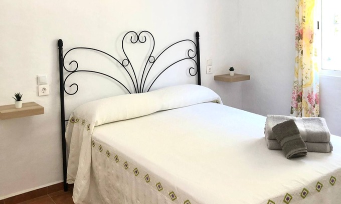 Ronda Cottage | Country house with marvelous views, barbecue and swimming pool