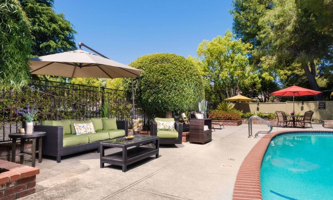 Palo Alto Hotel | Country Inn Motel