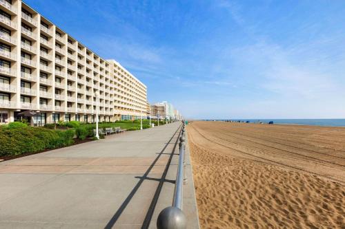 Northeast Virginia Beach Hotel | Country Inn & Suites by Radisson, Virginia Beach Oceanfront , VA