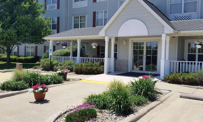 Bloomington Hotel | Country Inn & Suites by Radisson, Bloomington-Normal West, IL