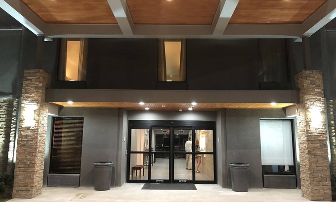 Read Boulevard East Hotel | Country Inn & Suites by Radisson, New Orleans I-10 East, LA