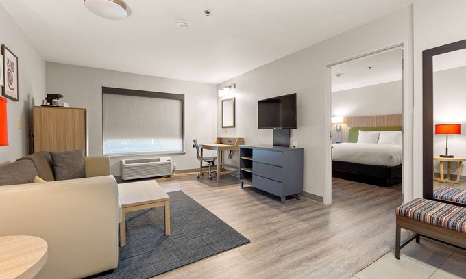 Asheville Hotel | Country Inn & Suites by Radisson, Asheville - Outlet Mall