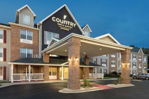 Milwaukee Hotel | Country Inn & Suites by Radisson, Milwaukee Airport, WI