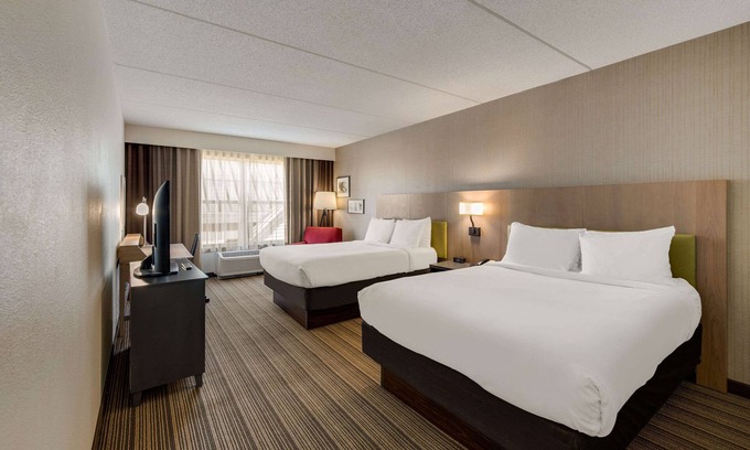 Findlay Hotel | Country Inn & Suites by Radisson, Findlay, OH