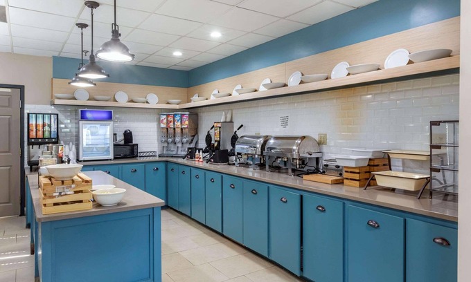 Summerhill Hotel | Country Inn & Suites by Radisson, Atlanta Downtown