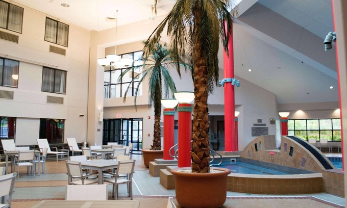 Erie Hotel | Country Inn & Suites by Radisson Erie